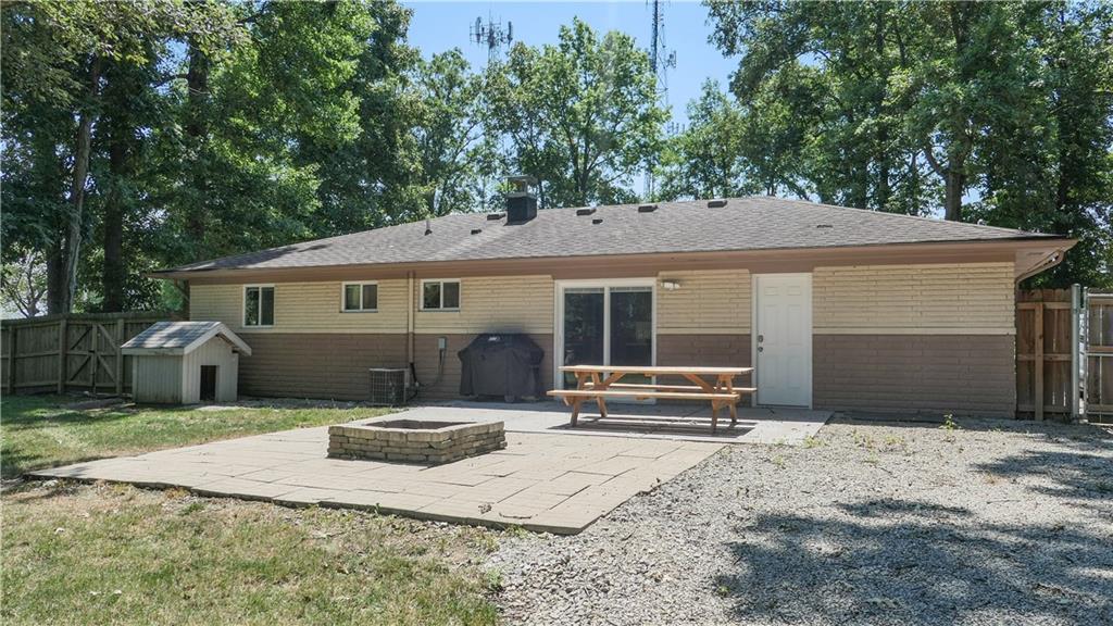 9102 Thompson Road Indianapolis, IN 46239 - Photo 4 of 31 Gallery Image 4