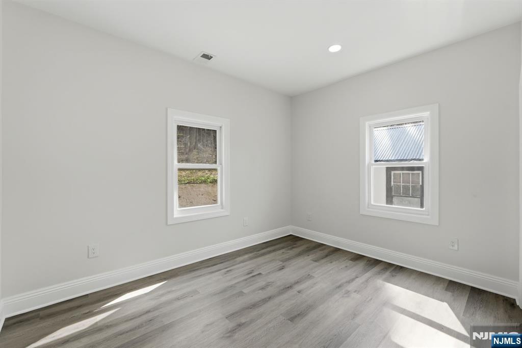 31 St Moritz Place Wayne, NJ 07470 - Photo 12 of 30