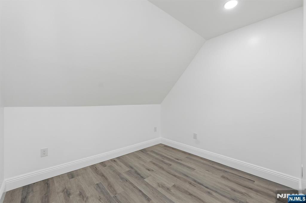 31 St Moritz Place Wayne, NJ 07470 - Photo 18 of 30