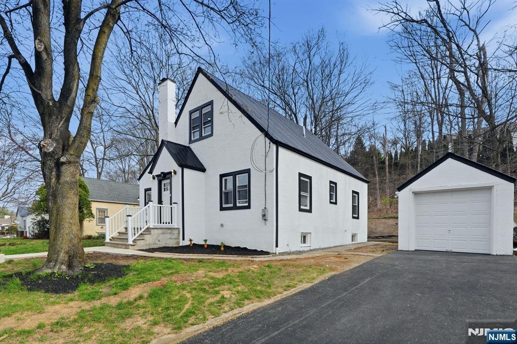 31 St Moritz Place Wayne, NJ 07470 - Photo 2 of 30