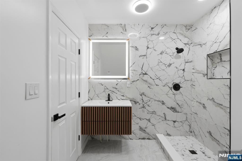 31 St Moritz Place Wayne, NJ 07470 - Photo 21 of 30