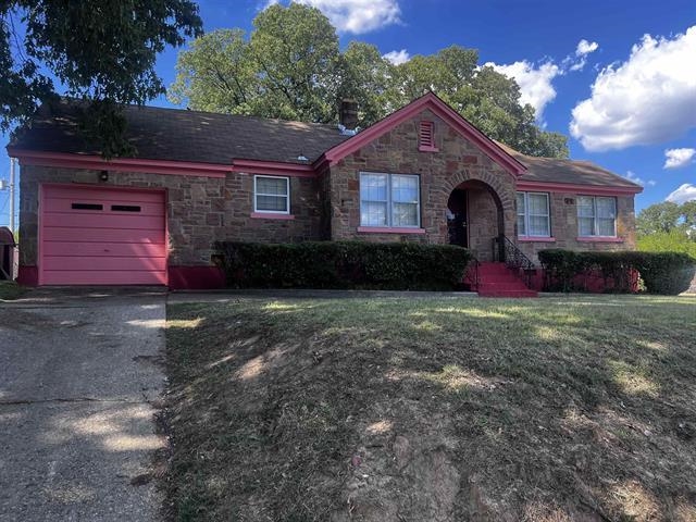 760 East McKellar Ave  