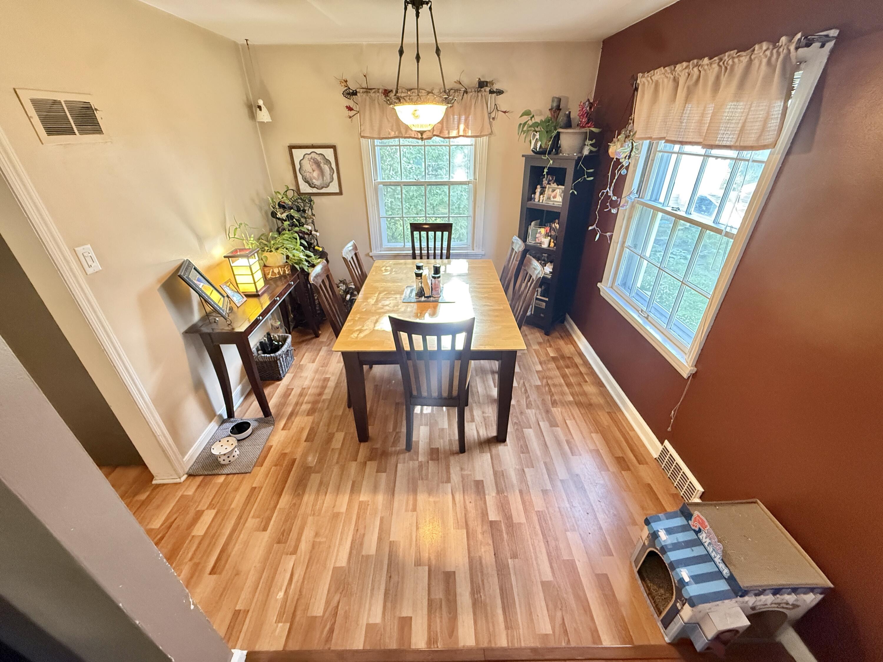 4009 South 5th Street Milwaukee, WI 53207 - Photo 4 of 23 Dining Room