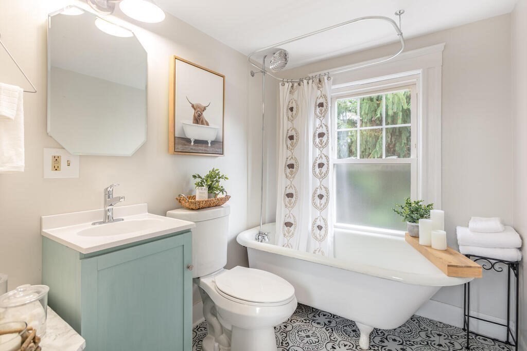 48 Clewley Road, Unit 2 Medford, MA 02155 - Photo 19 of 23 Gallery Image 19