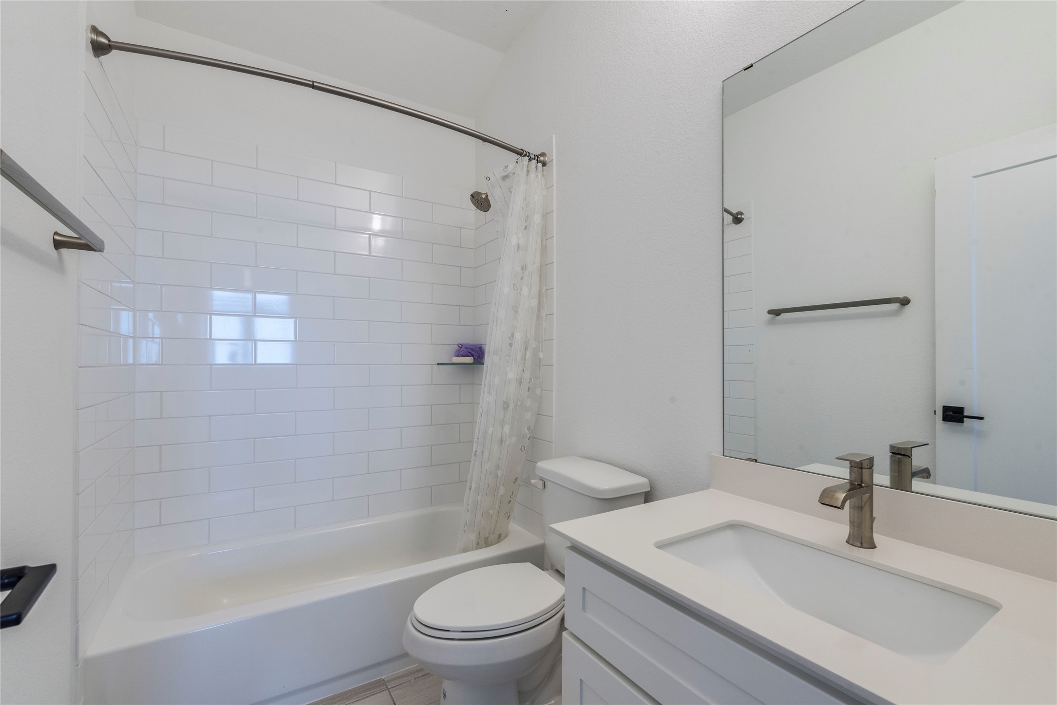 231 Call Drive Austin, TX 78737 - Photo 30 of 40 Full bath in upstairs bonus room.