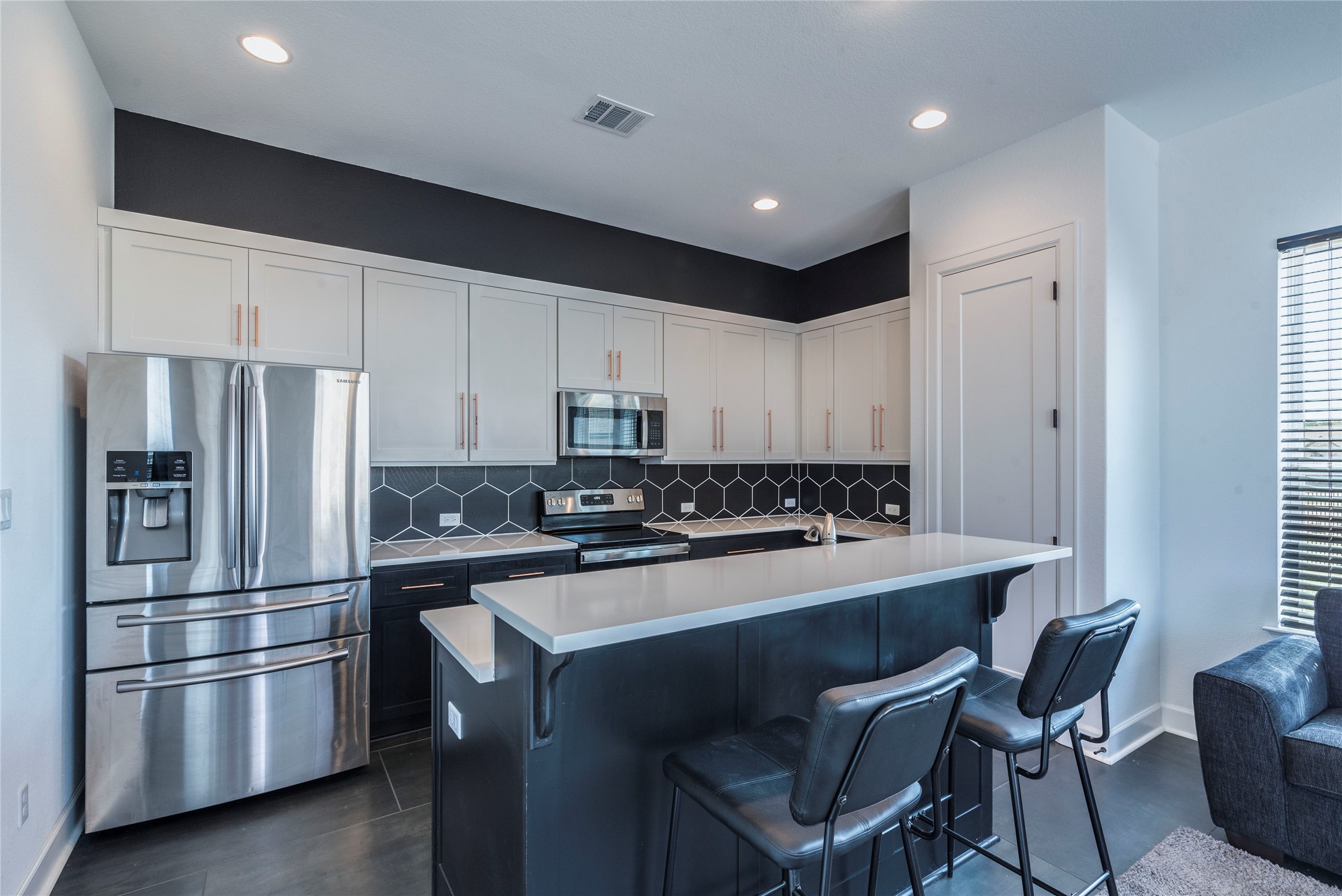 231 Call Drive Austin, TX 78737 - Photo 38 of 40 Full kitchen in the Casita