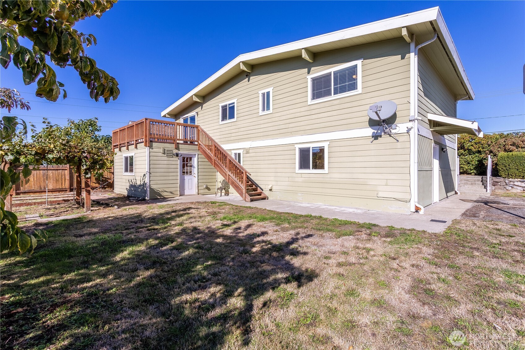 3905 Northeast 6th Street Renton, WA 98056 - Photo 29 of 32