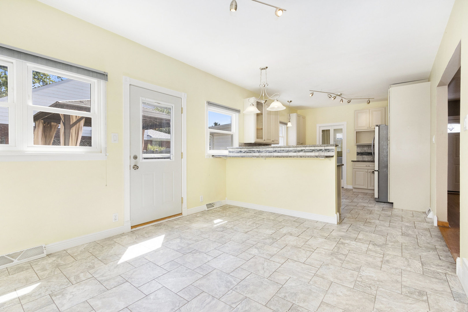 613 Orchard Lane Beecher, IL 60401 - Photo 8 of 16