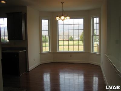 344 Royal Manor Road Easton, PA 18042 - Photo 4 of 12 Gallery Image 4