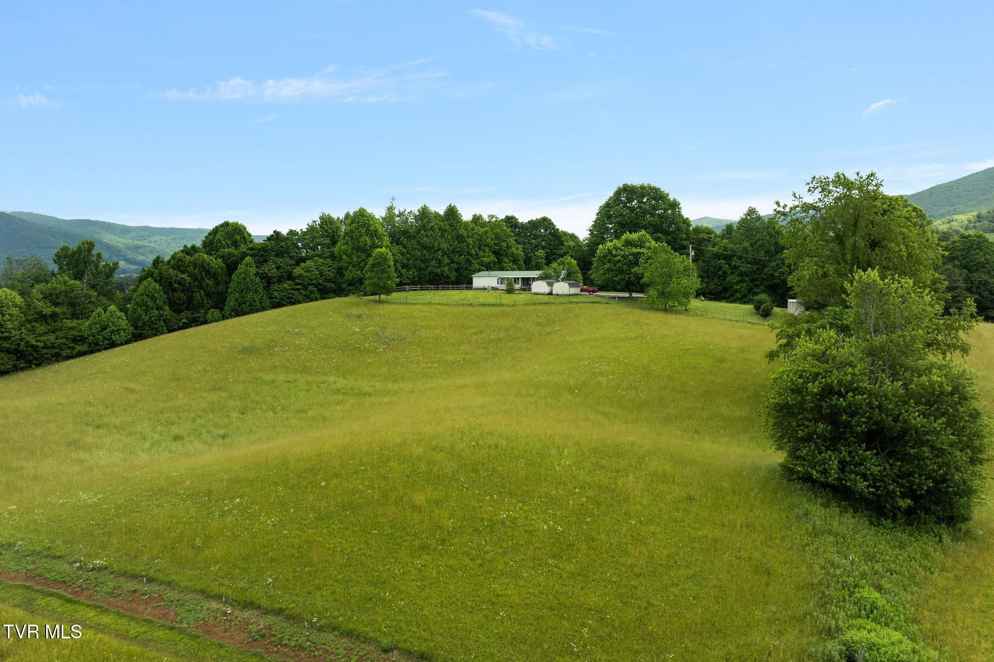 195 Estep Hollow Road Elizabethton, TN 37643 - Photo 8 of 69 DJI_0195