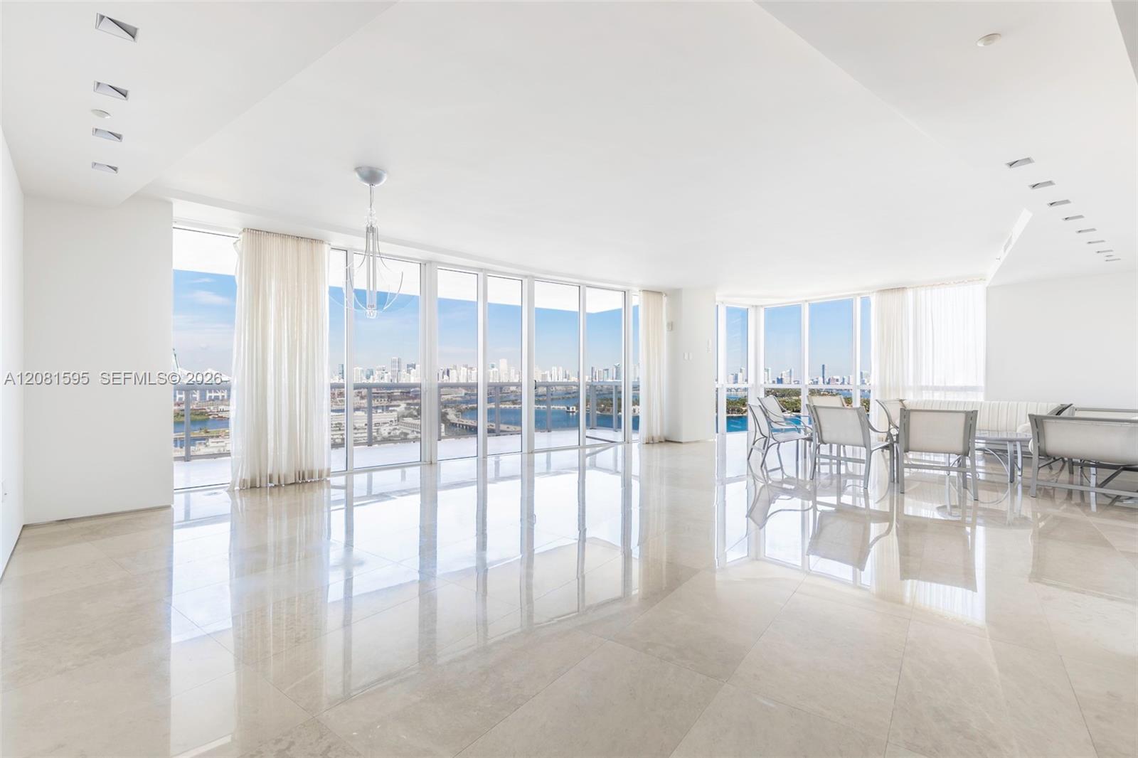 400 Alton Road, Unit 2101 Miami Beach, FL 33139 - Photo 2 of 25 Gallery Image 2