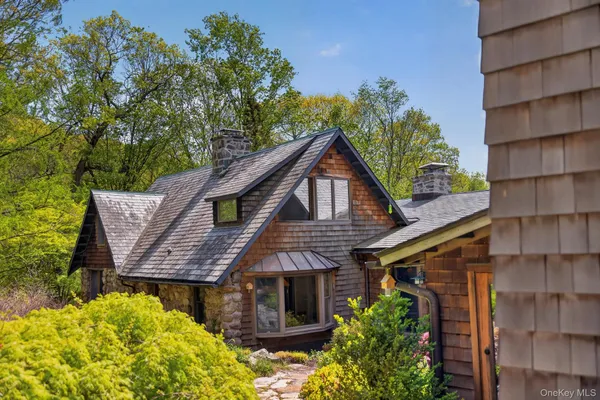 $1,810,000 | 20 Fort Defiance Hill Road, Garrison, NY 10524