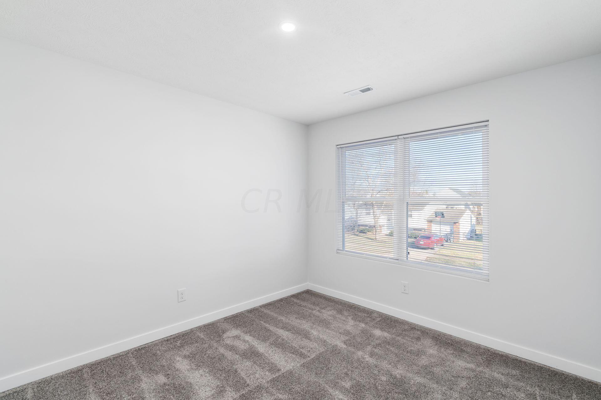 3299 Fontaine Road Columbus, OH 43232 - Photo 32 of 57 031_cf0b15eb_g fontaine rd-63