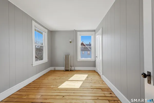 $1,900 | 43 Dunham Street, Norwich, CT 06360