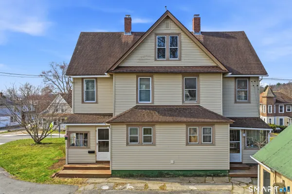 $1,900 | 43 Dunham Street, Norwich, CT 06360