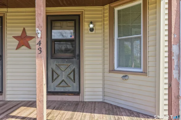 $1,900 | 43 Dunham Street, Norwich, CT 06360