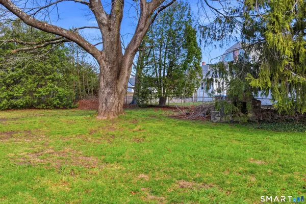 $1,900 | 43 Dunham Street, Norwich, CT 06360