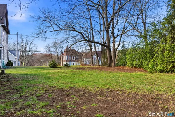 $1,900 | 43 Dunham Street, Norwich, CT 06360