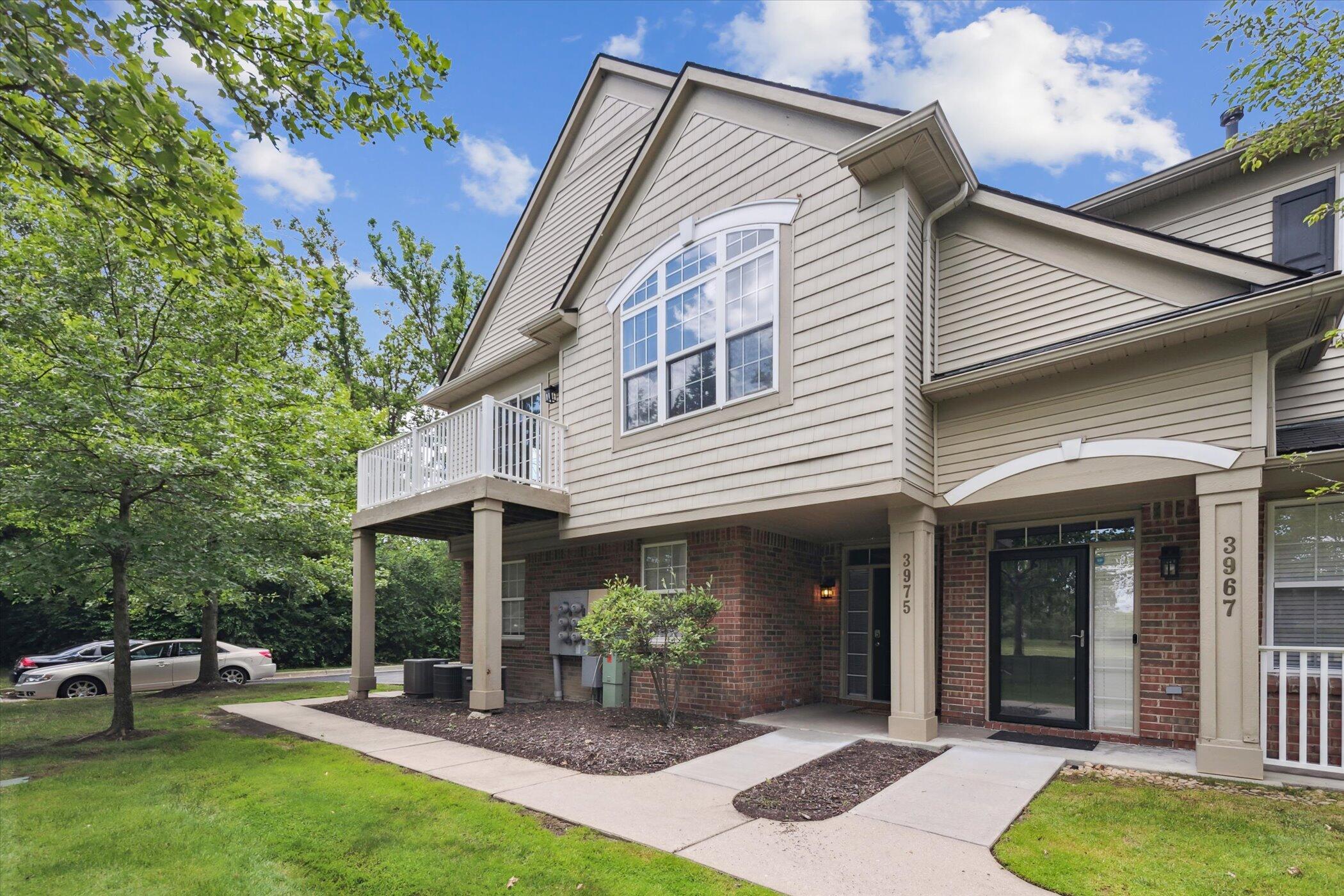 3975 Norwich Drive Canton, MI 48188 - Photo 3 of 44 02-3975-Norwich-Dr-Canton-MI-48188-Windo