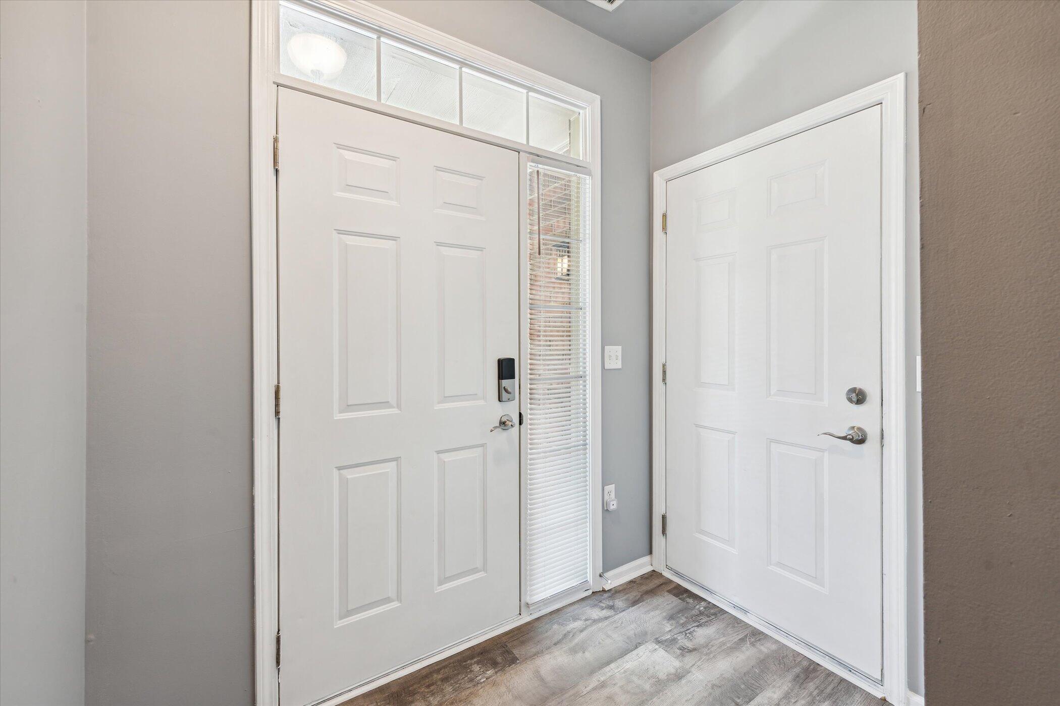 3975 Norwich Drive Canton, MI 48188 - Photo 5 of 44 05-3975-Norwich-Dr-Canton-MI-48188-Windo