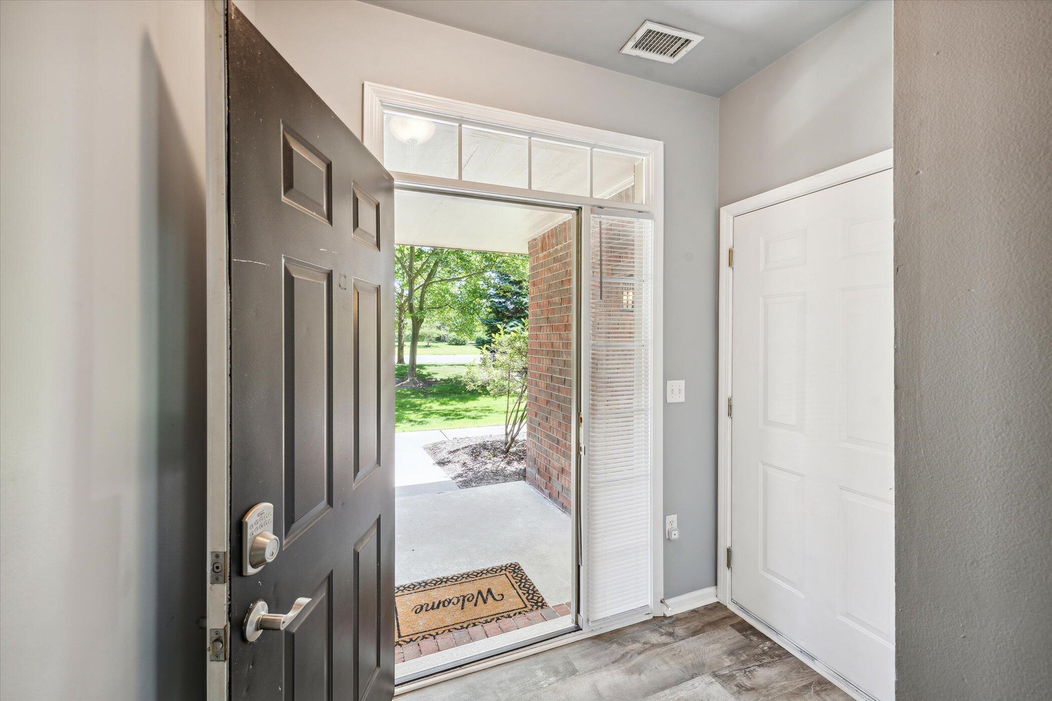 3975 Norwich Drive Canton, MI 48188 - Photo 6 of 44 06-3975-Norwich-Dr-Canton-MI-48188-Windo