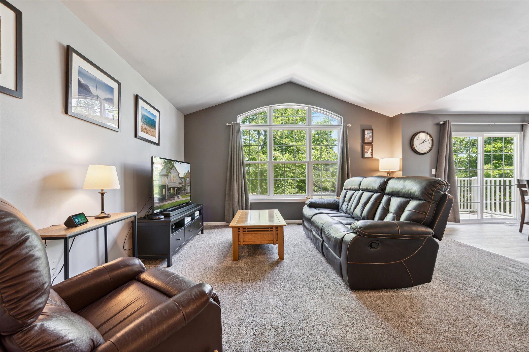 3975 Norwich Drive Canton, MI 48188 - Photo 8 of 44 08-3975-Norwich-Dr-Canton-MI-48188-Windo