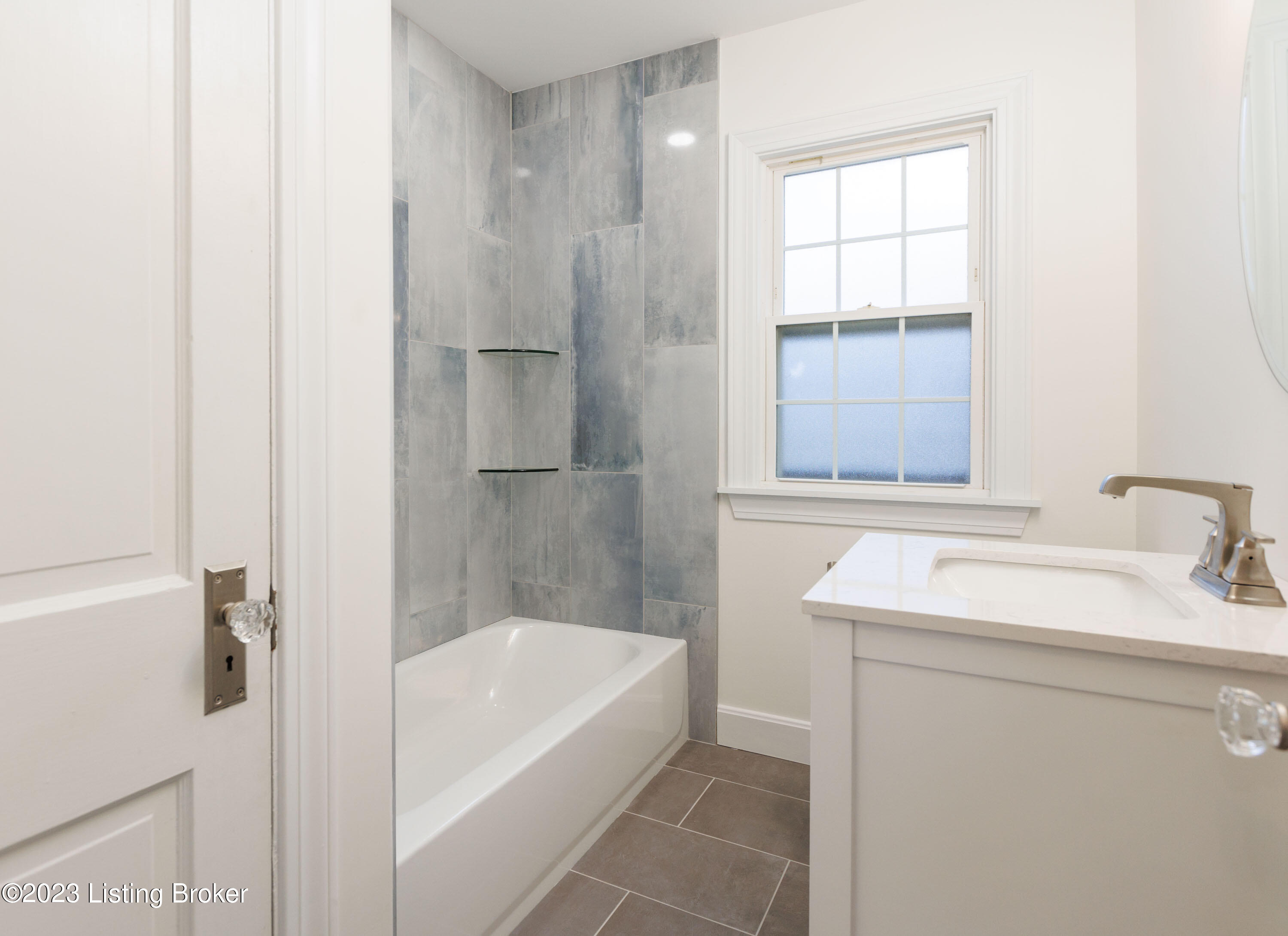 4303 Churchill Road Louisville, KY 40207 - Photo 19 of 44 030