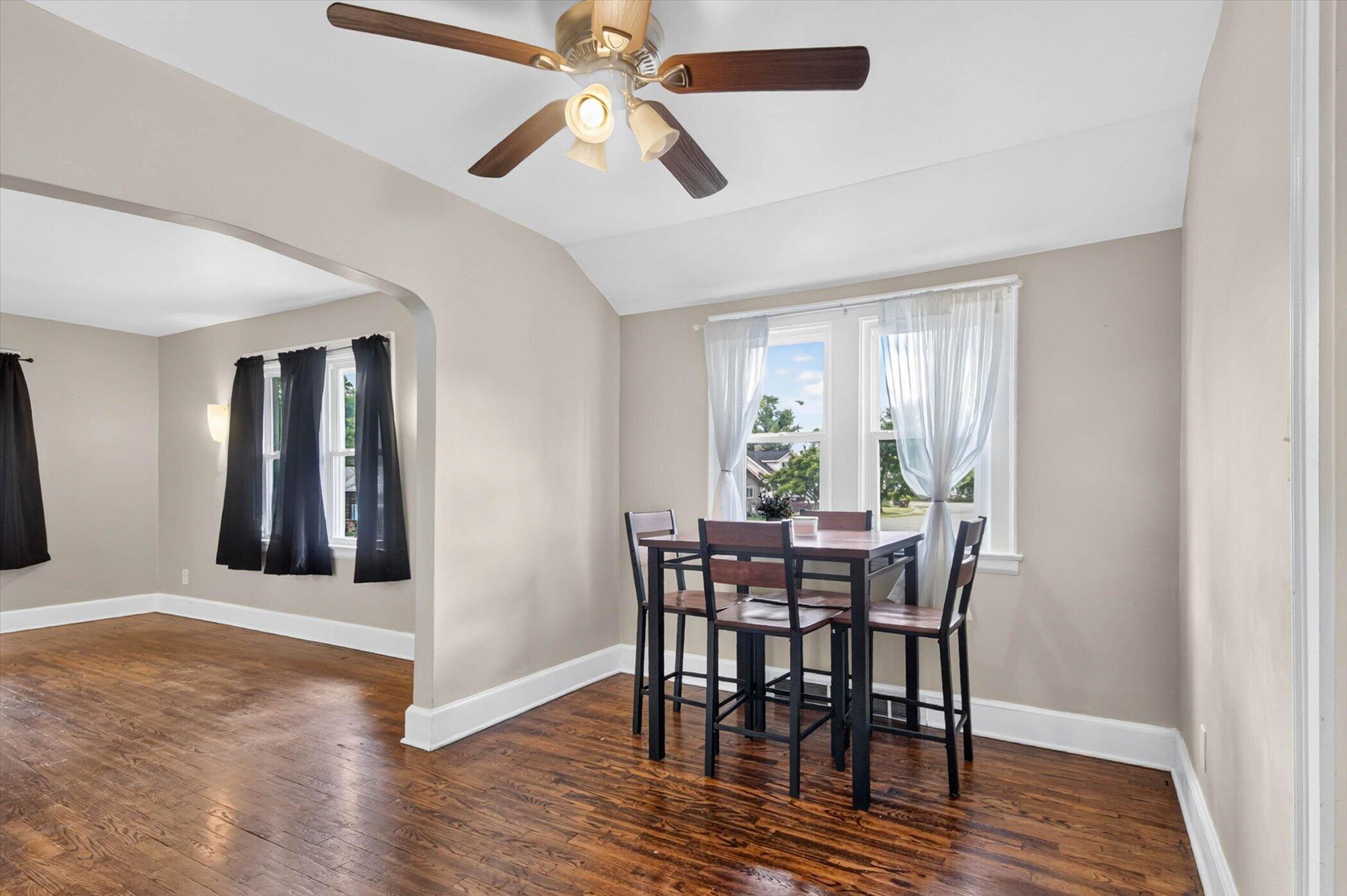 2815 Overhill Road Jackson, MI 49203 - Photo 11 of 31 11-2815-Overhill-Rd-WindowStill-Photogra