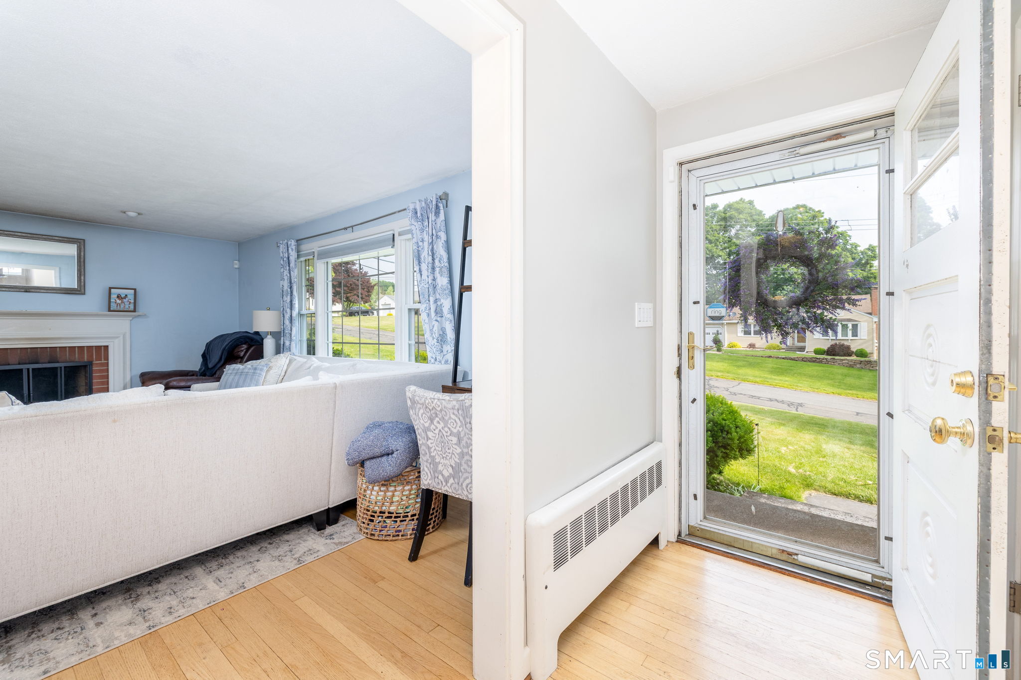 249 Dale Road Wethersfield, CT 06109 - Photo 5 of 36