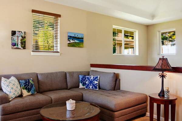 69-180 Waikoloa Beach Drive, Unit O1 Waikoloa, HI 96738 - Photo 14 of 29 a living room with furniture and a window