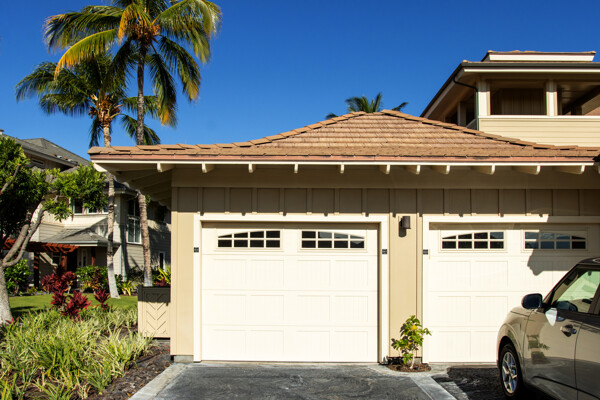69-180 Waikoloa Beach Drive, Unit O1 Waikoloa, HI 96738 - Photo 29 of 29 a front view of a house with a garage