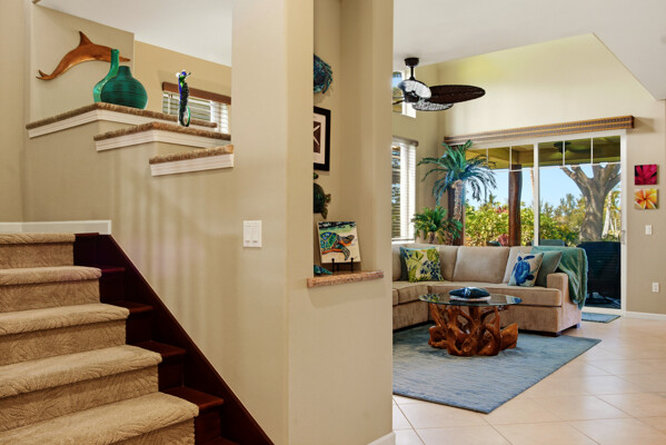 69-180 Waikoloa Beach Drive, Unit O1 Waikoloa, HI 96738 - Photo 3 of 29 a living room with furniture