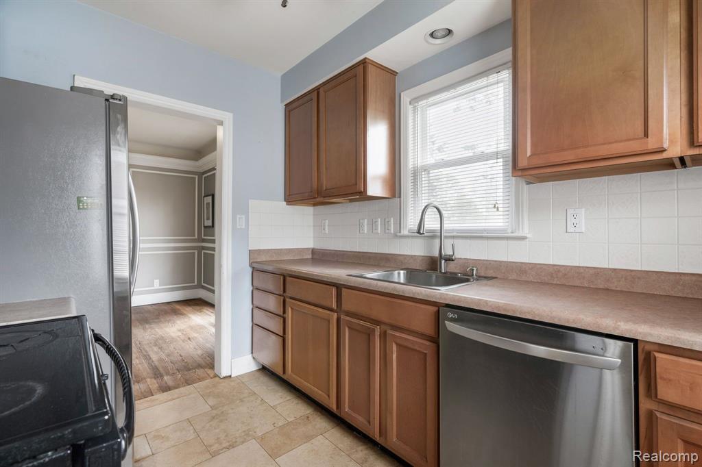 25712 Seeley Road Novi, MI 48375 - Photo 13 of 33