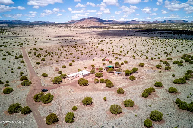 a view of a sky view