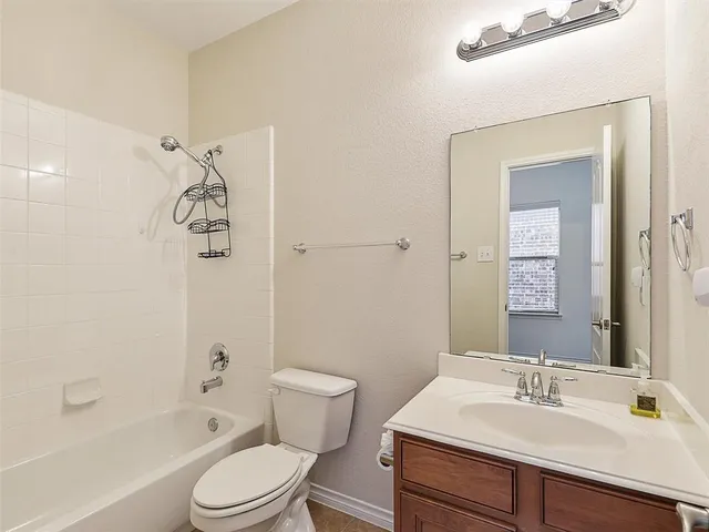 $385,000 | 5582 Grosseto Drive, Frisco, TX 75034