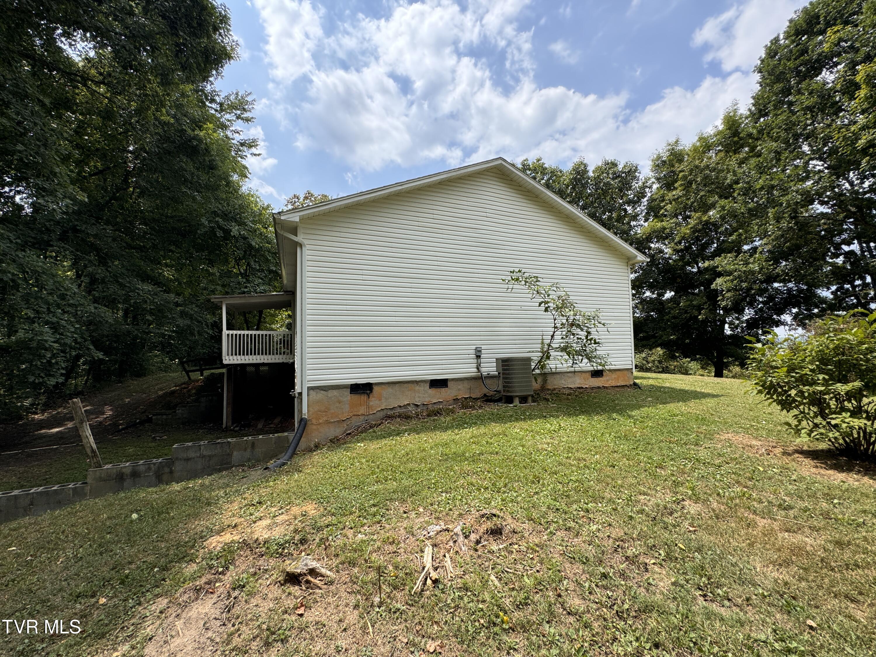 154 Stockyard Road Telford, TN 37690 - Photo 8 of 27 IMG_1980