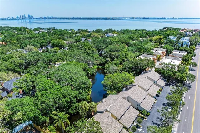 $3,550 | 2927 West Gandy Boulevard, Tampa, FL 33611