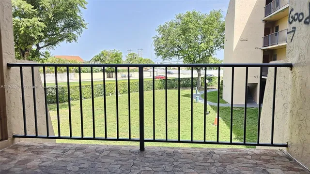 $250,000 | 13715 Kendale Lakes Circle, Unit A201, Miami, FL 33183