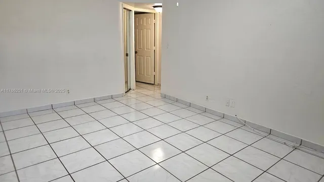 $250,000 | 13715 Kendale Lakes Circle, Unit A201, Miami, FL 33183