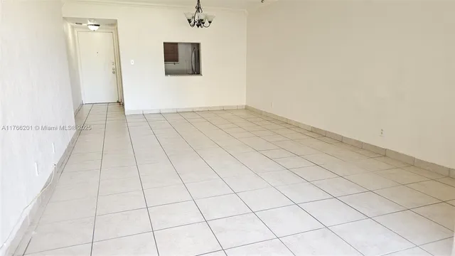 $250,000 | 13715 Kendale Lakes Circle, Unit A201, Miami, FL 33183