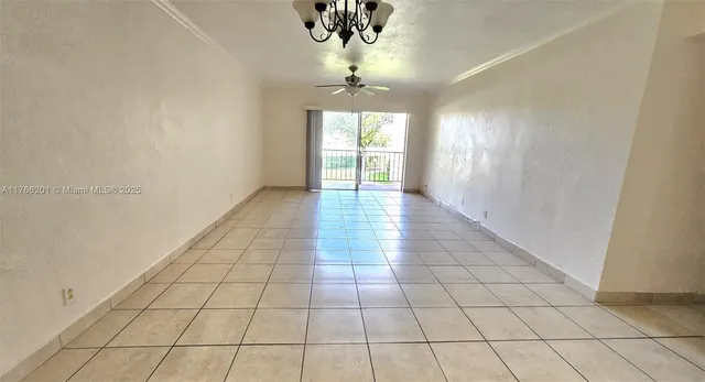 $250,000 | 13715 Kendale Lakes Circle, Unit A201, Miami, FL 33183