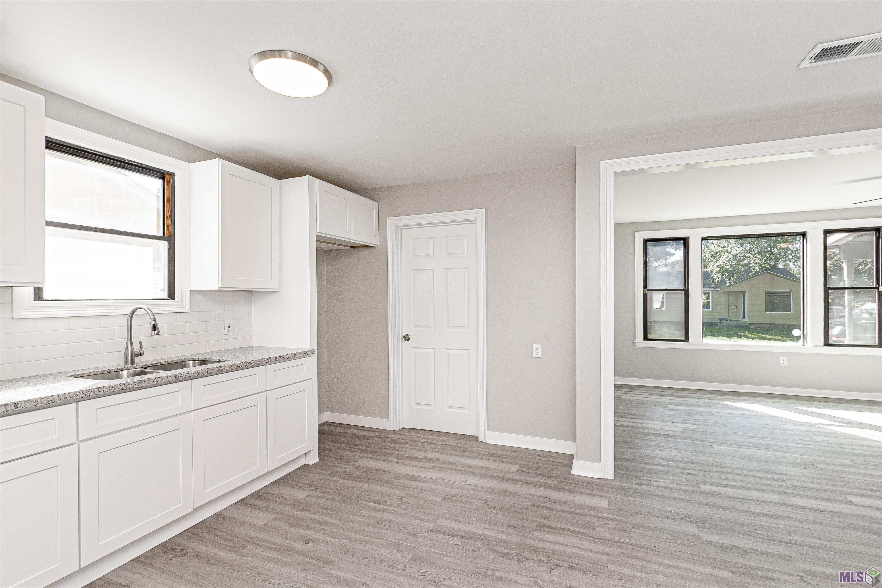 2224 Rhodes Avenue Baton Rouge, LA 70802 - Photo 3 of 10 Gallery Image 3