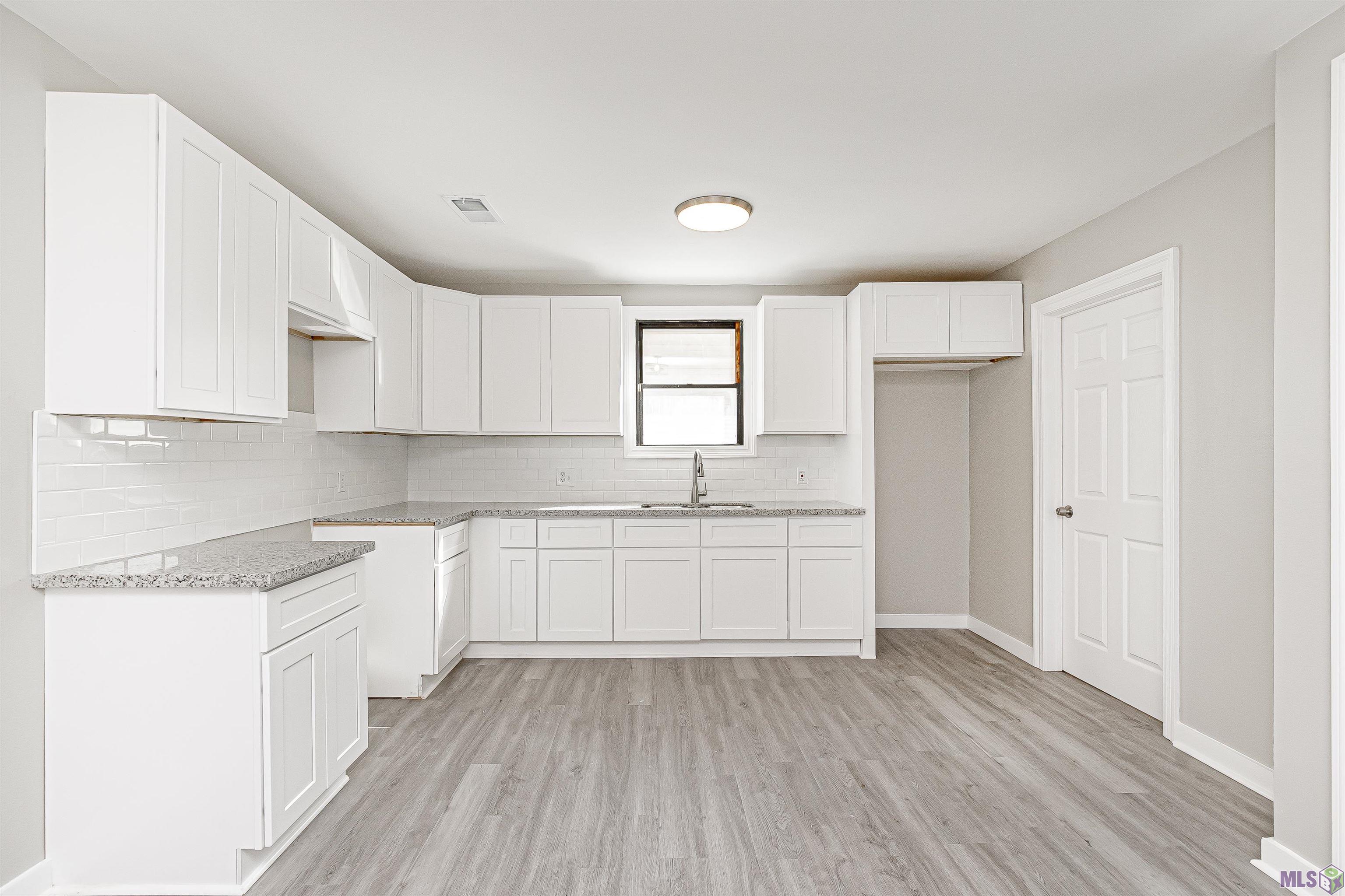 2224 Rhodes Avenue Baton Rouge, LA 70802 - Photo 4 of 10 Gallery Image 4