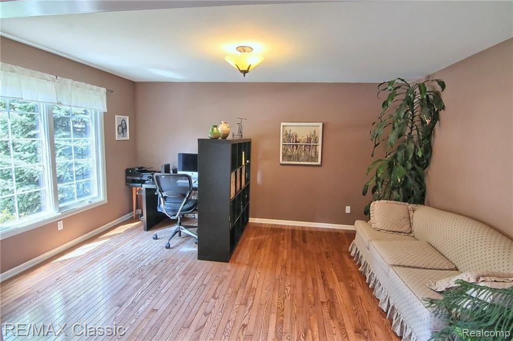 2029 Roundtree Rochester Hills, MI 48307 - Photo 14 of 30
