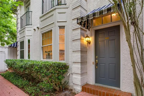$425,000 | 4424 Holland Avenue, Unit 304, Dallas, TX 75219