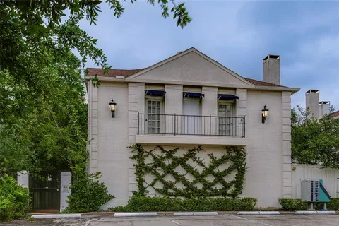 $425,000 | 4424 Holland Avenue, Unit 304, Dallas, TX 75219