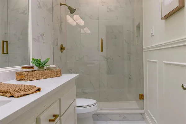 $425,000 | 4424 Holland Avenue, Unit 304, Dallas, TX 75219