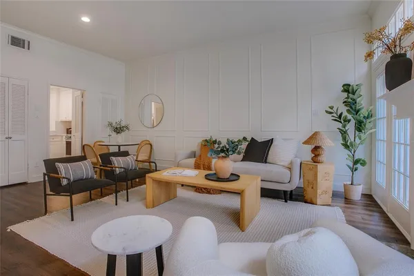 $425,000 | 4424 Holland Avenue, Unit 304, Dallas, TX 75219