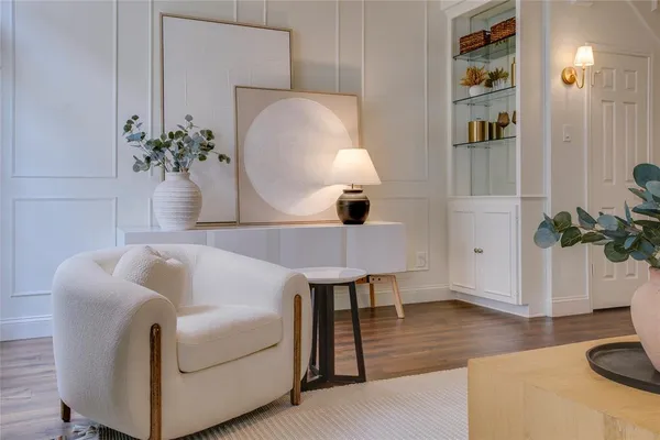 $425,000 | 4424 Holland Avenue, Unit 304, Dallas, TX 75219