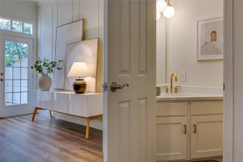 $425,000 | 4424 Holland Avenue, Unit 304, Dallas, TX 75219